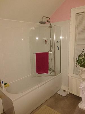 Newly refurbished bathroom 